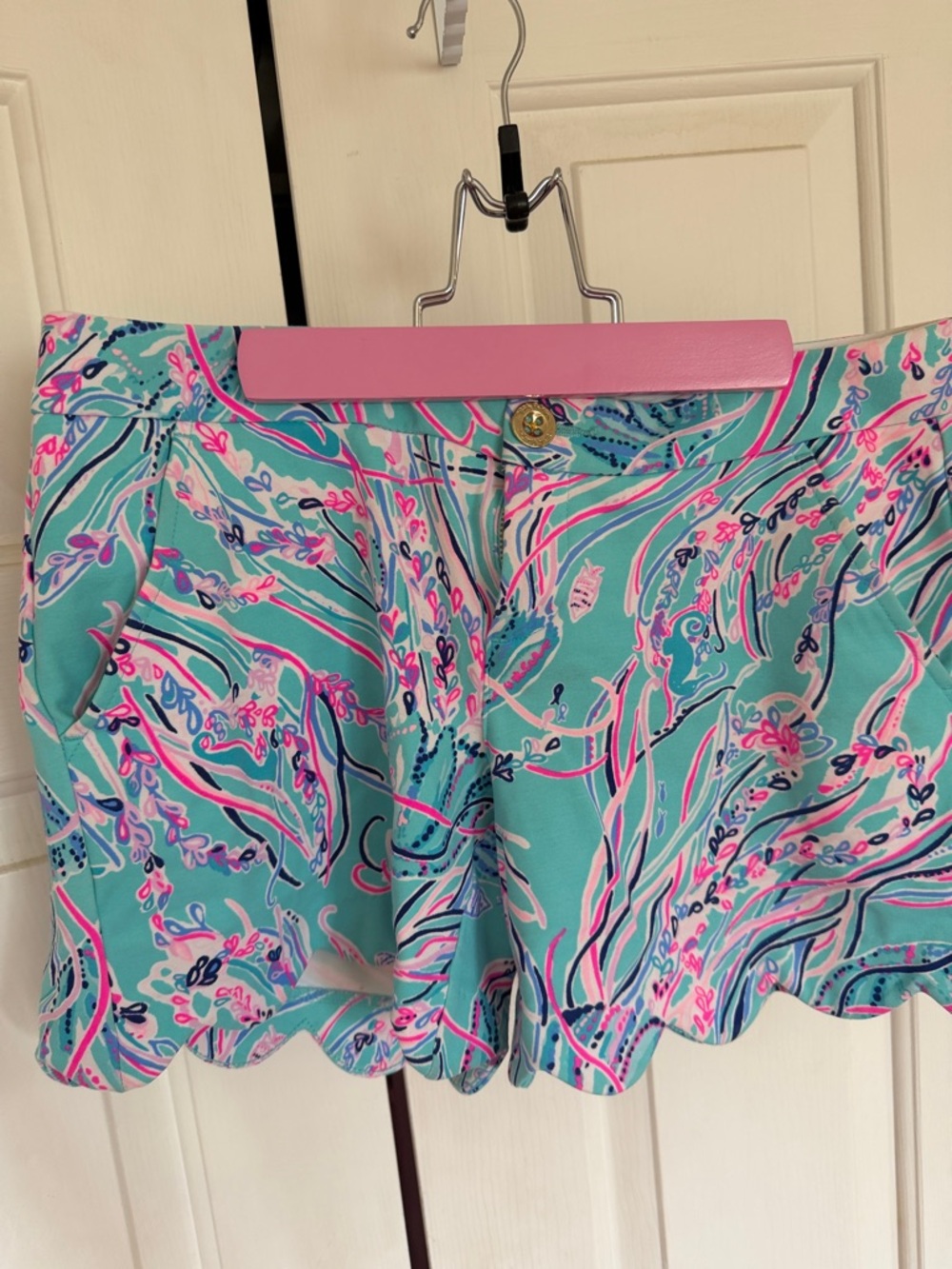 Lilly Pulitzer Scallop Hem Turquoise Floral Print Shorts
